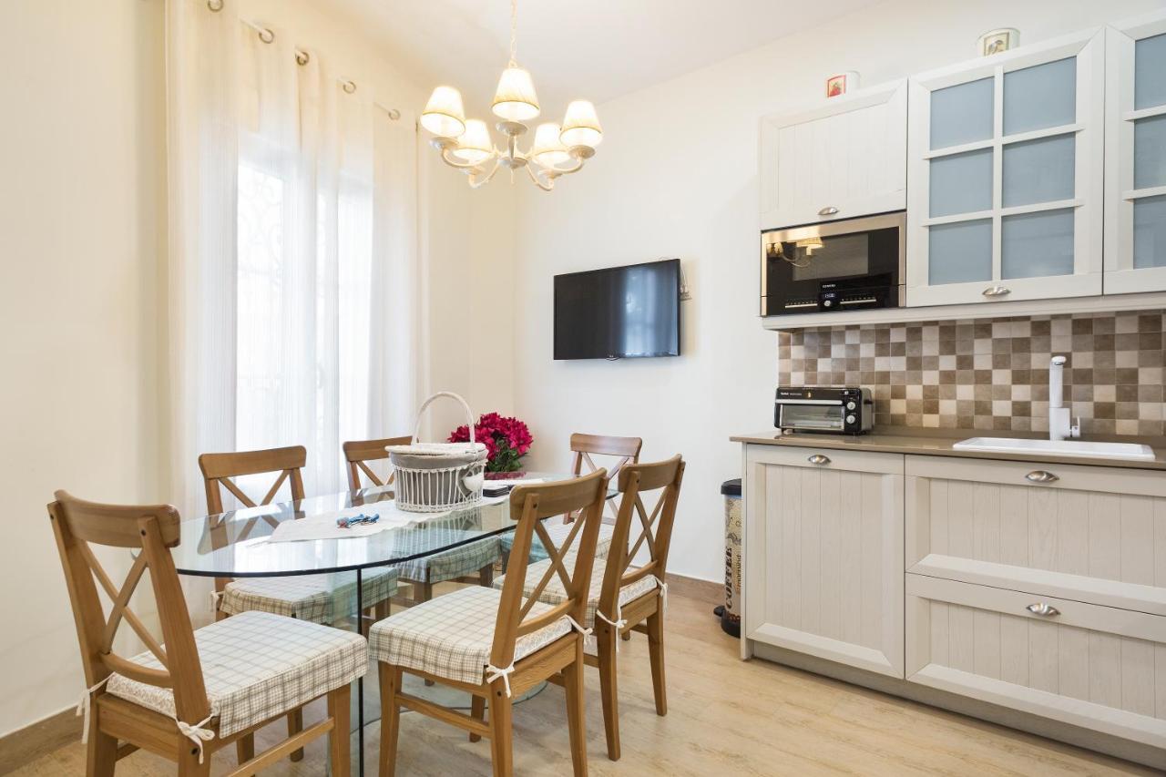 Sitges Spaces Beach House-4 Bedrooms, 3 Bathrooms, Large Terrace, Jacuzzi, Center-Beach Exteriör bild